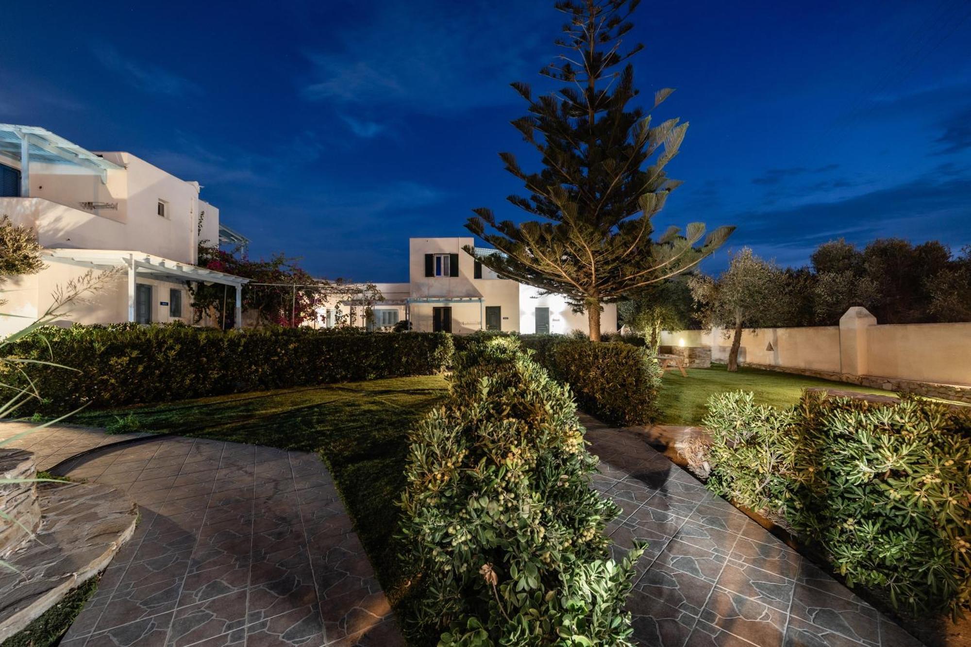 Aggeliki'S Diamond Aparthotel Agia Anna  Exterior photo