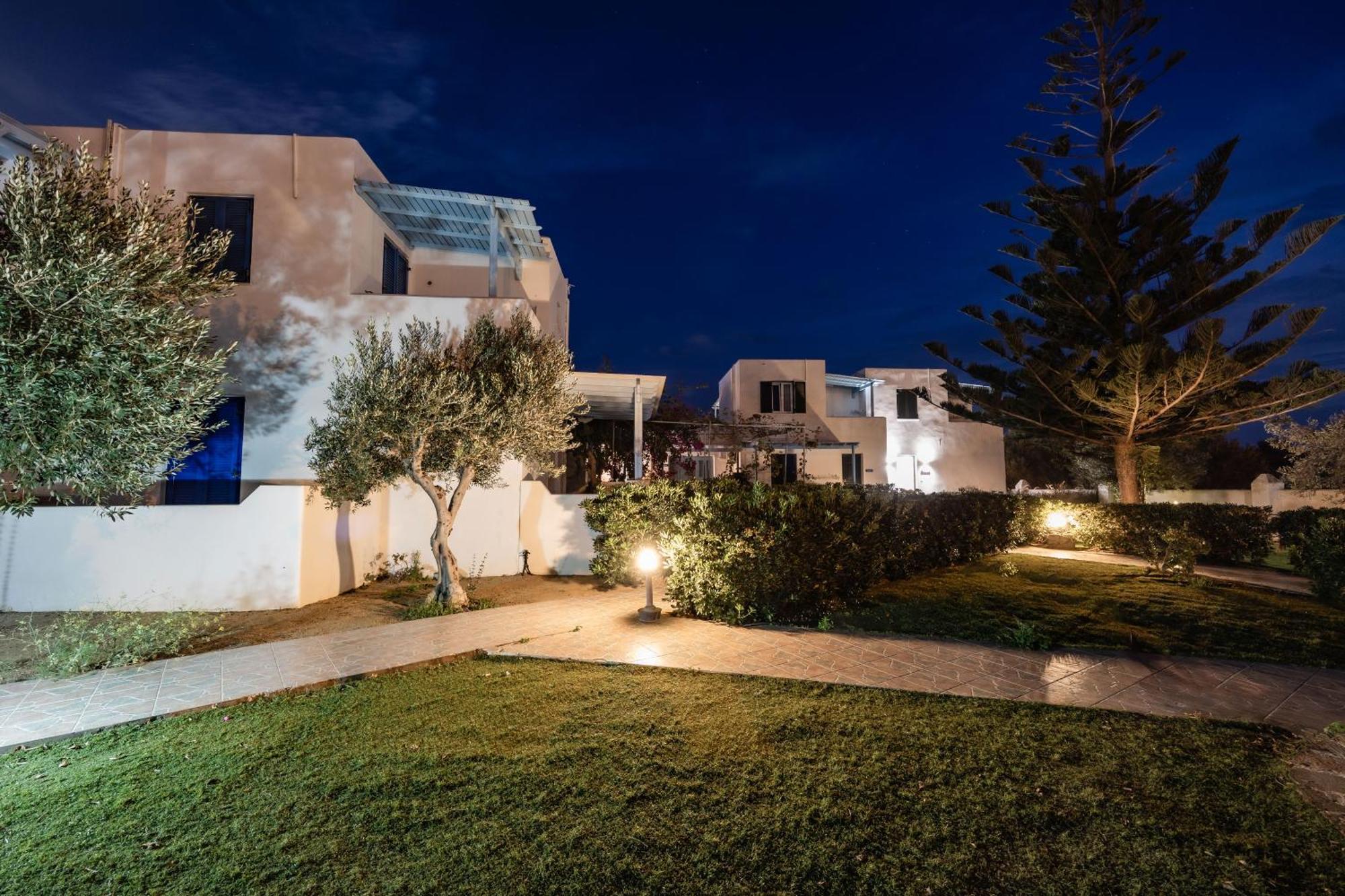 Aggeliki'S Diamond Aparthotel Agia Anna  Exterior photo