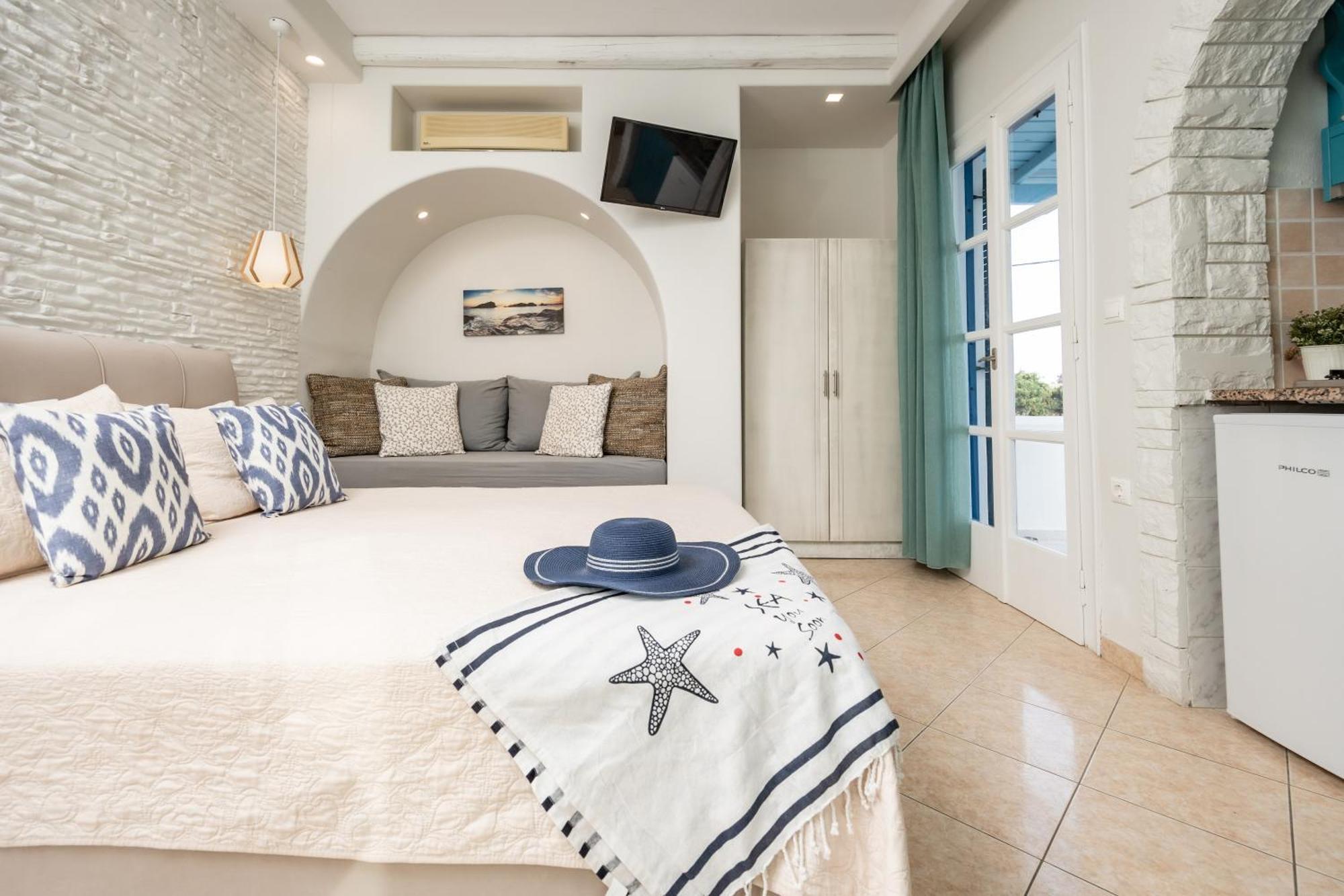Aggeliki'S Diamond Aparthotel Agia Anna  Exterior photo