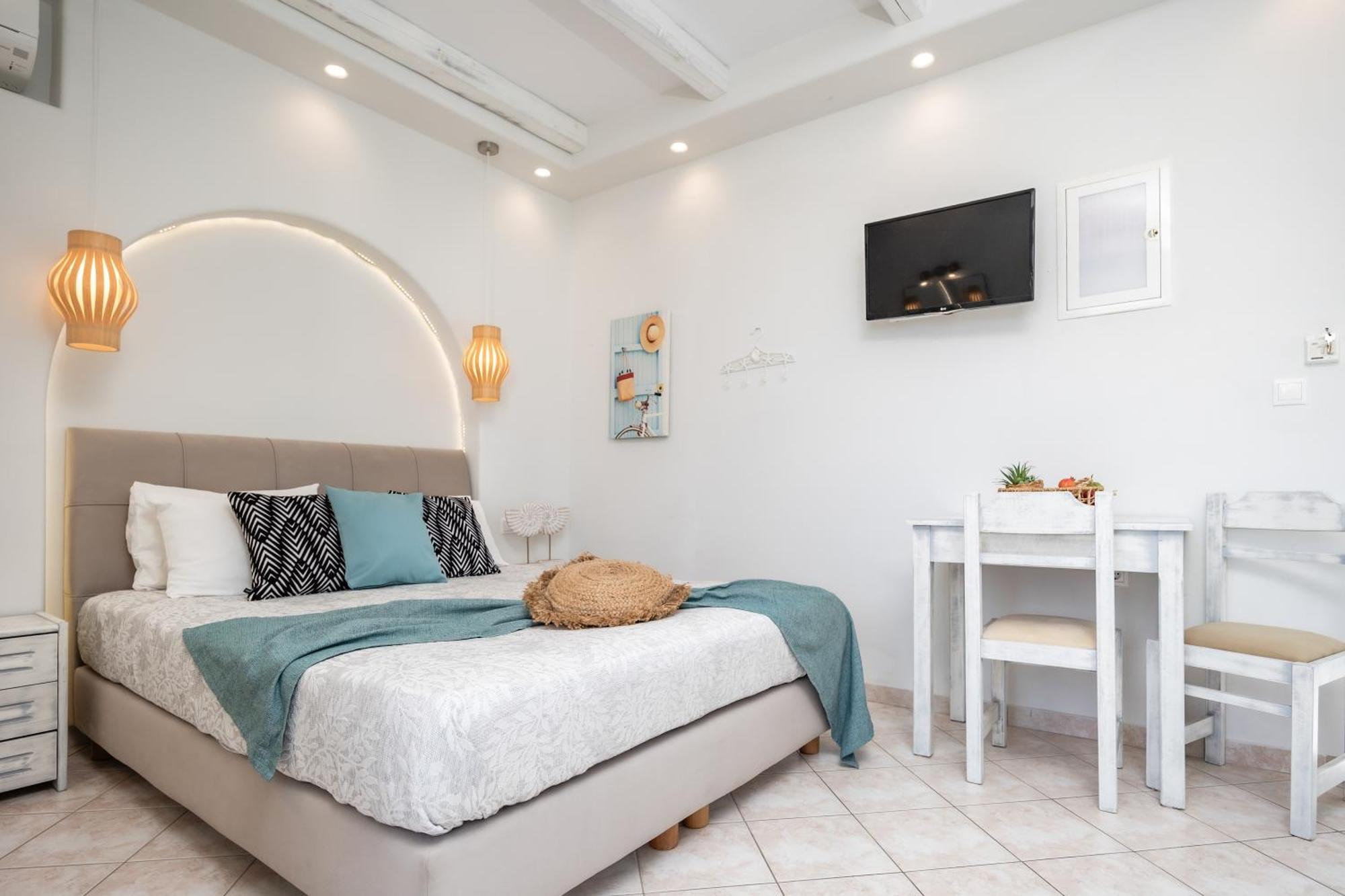 Aggeliki'S Diamond Aparthotel Agia Anna  Exterior photo